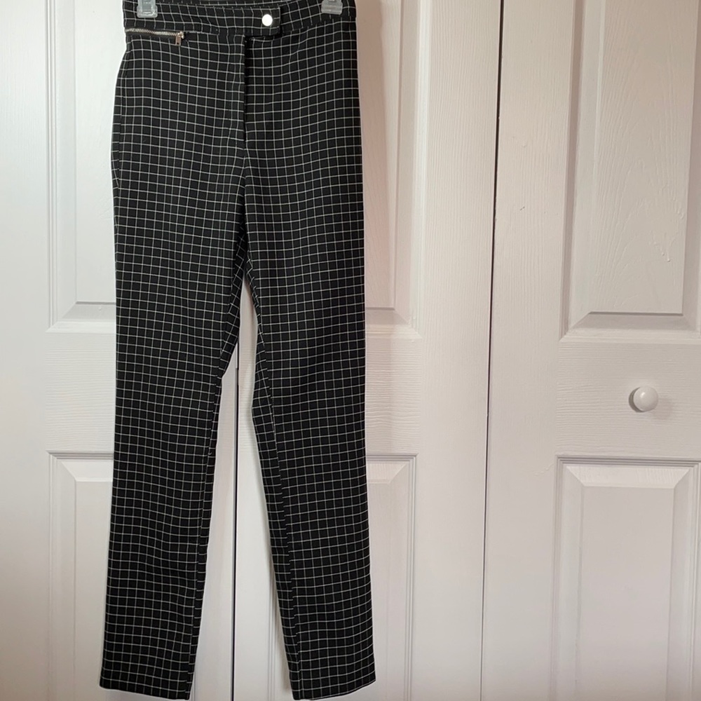 Squared black dressing pants